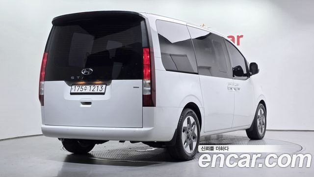 Hyundai Staria 4WD Tourer 9-Seater Modern - фото 1
