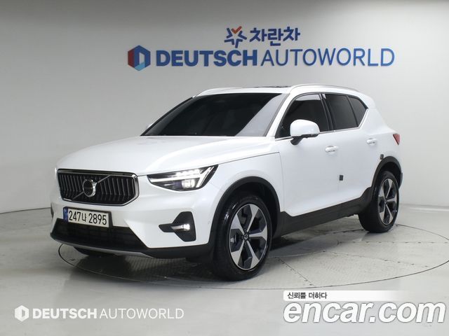Volvo XC40 B4 Ultimate Bright - фото 0
