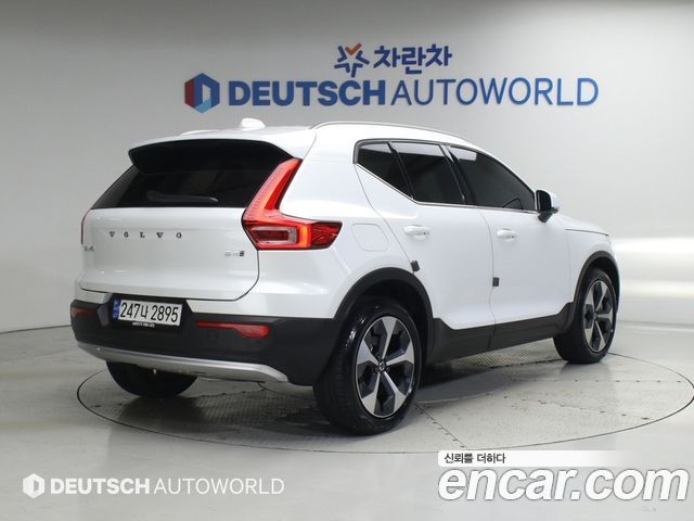 Volvo XC40 B4 Ultimate Bright - фото 1