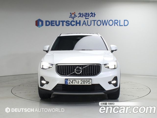 Volvo XC40 B4 Ultimate Bright - фото 2