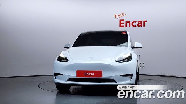 Tesla Model Y RWD - фото 2