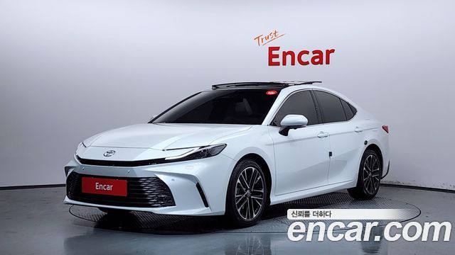 Toyota Camry XV80 2.5 XLE Premium Hybrid - фото 0