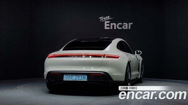 Porsche Taycan Base - фото 3
