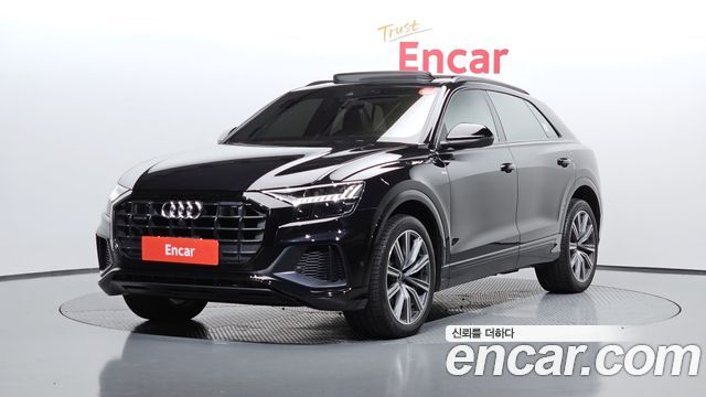 Audi Q8 55 TFSI Quattro Premium - фото 0
