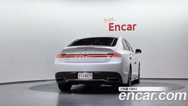 Lincoln MKZ Hybrid 2nd - фото 3