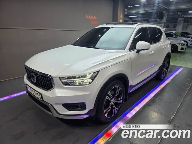 Volvo XC40 B4 Inscription - фото 0