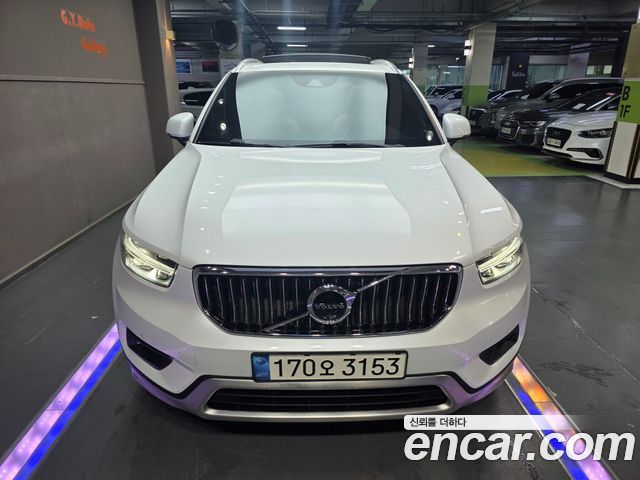 Volvo XC40 B4 Inscription - фото 2