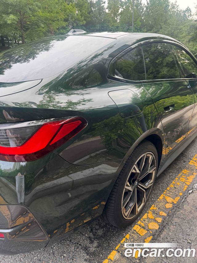 BMW i4 eDrive40 M Sports - фото 1