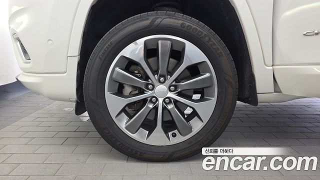 Jeep Cherokee KL 2.2 Diesel Overland 4WD - фото 4