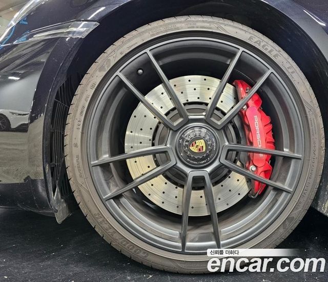 Porsche 911 Carrera GTS Cabriolet - фото 2