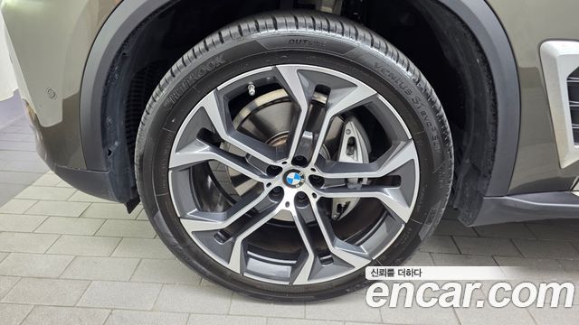 BMW X5 G05 xDrive 40i xLine - фото 4