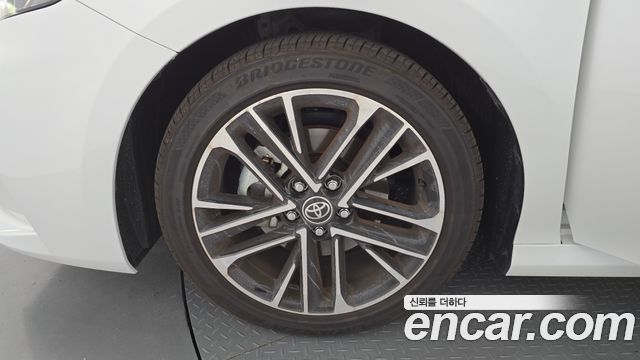Toyota Camry XV80 2.5 XLE Premium Hybrid - фото 4