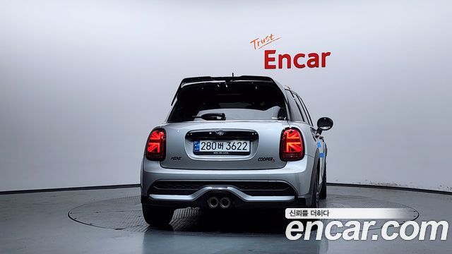 Mini Cooper S 5Door Mayfield Edition 3rd - фото 3