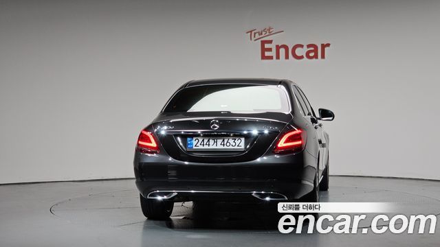 Mercedes-Benz C-Class W205 C220 d 4MATIC - фото 2