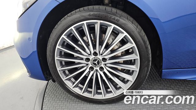 Mercedes-Benz C-Class W206 C300 AMG Line - фото 4