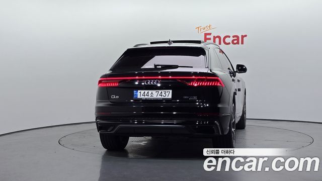 Audi Q8 55 TFSI Quattro Premium - фото 3