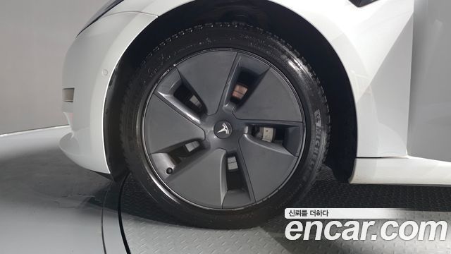 Tesla Model 3 Long Range AWD - фото 4