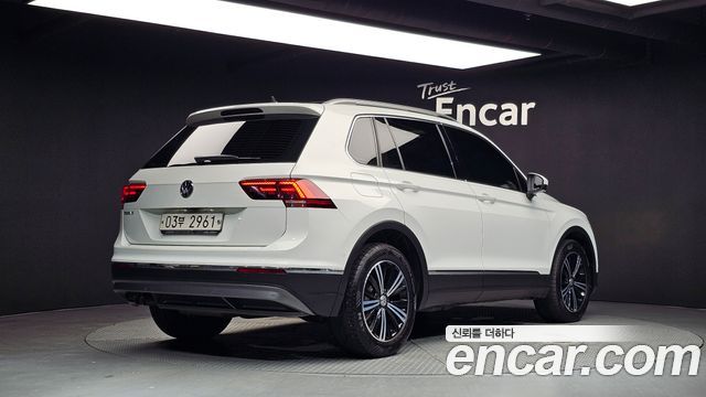 Volkswagen Tiguan 2-го поколения 2.0 TDI Prestige - фото 1