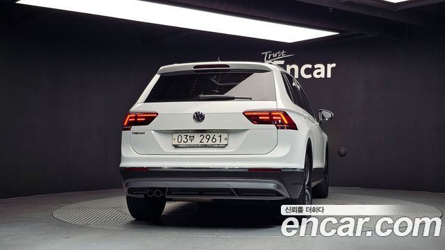 Volkswagen Tiguan 2-го поколения 2.0 TDI Prestige - фото 3