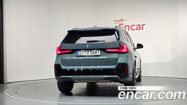 BMW X1 U11 xDrive 20i M Sport - фото 3
