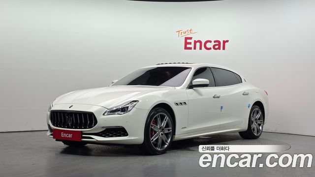 Maserati Quattroporte 3.0 Diesel Granlusso - фото 0