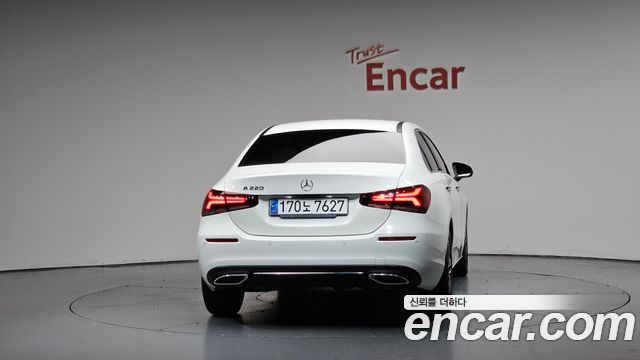 Mercedes-Benz A-Class W177 A220 Sedan - фото 2