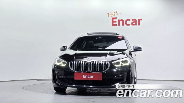 BMW 1 Series F40 120i M Sports - фото 2