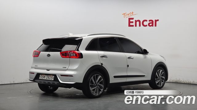 Kia Niro Noblesse - фото 1