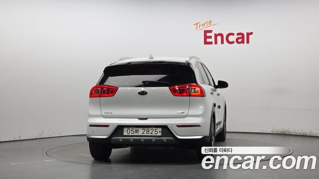 Kia Niro Noblesse - фото 3