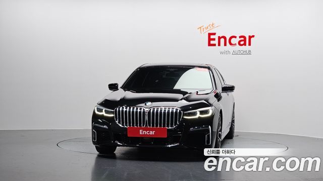 BMW 7 Series G11 740i M Sport - фото 1
