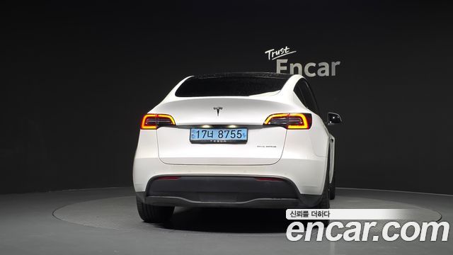 Tesla Model Y Long Range AWD - фото 3