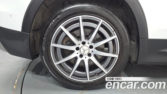 Mercedes-Benz GLB-Class X247 AMG GLB35 4MATIC - фото 4
