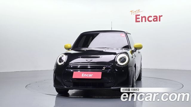 Mini Cooper Electric SE Electric 3rd - фото 2