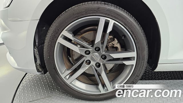 Audi A4 B9 40 TFSI Premium - фото 4
