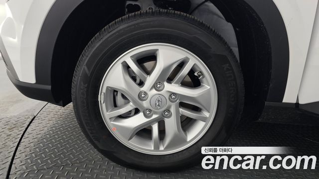Hyundai Venue 1,6 Premium - фото 3