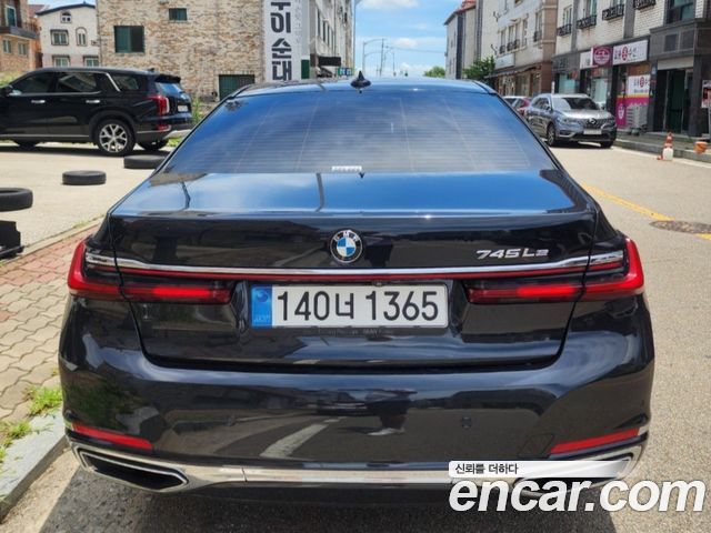 BMW 7 Series G11 745Le iPerformance Design Pure Excellence - фото 4