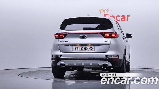 Kia Sportage The Bold Diesel 1.6 4WD Trendy - фото 3