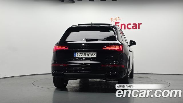 Audi Q5 FY 45 TFSI Quattro Premium - фото 3