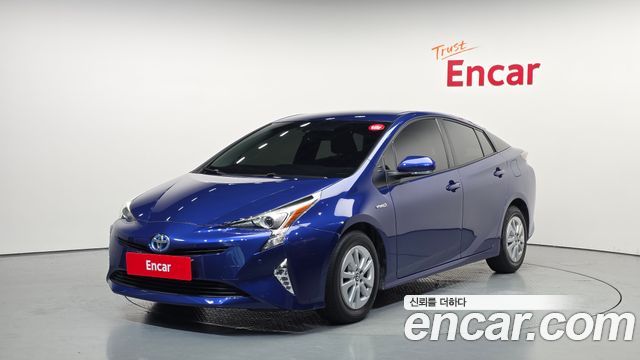 Toyota Prius 4-го поколения 1.8 E - фото 0
