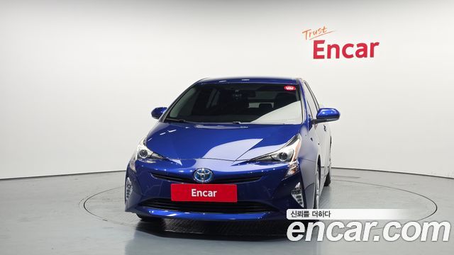 Toyota Prius 4-го поколения 1.8 E - фото 2