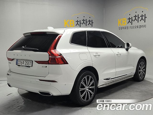Volvo XC60 2-го поколения B5 Inscription - фото 4