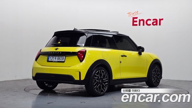 Mini Cooper S 4-го поколения Favoured - фото 1