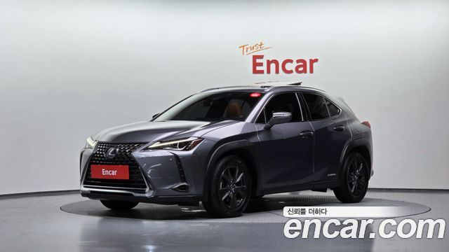 Lexus UX 250h 2.0 2WD - фото 0