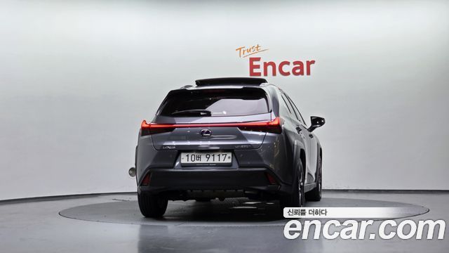Lexus UX 250h 2.0 2WD - фото 3
