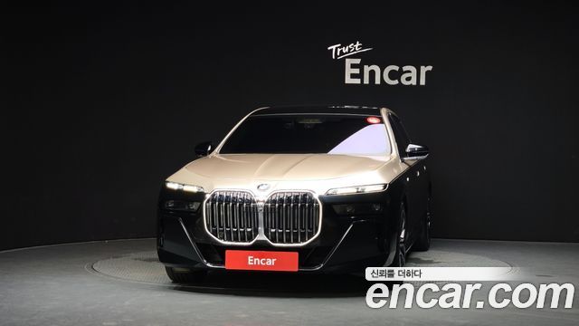 BMW 7 Series G70 740i xDrive M Sport - фото 2