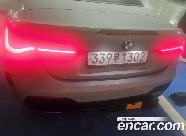 BMW 4 Series G22 M440i xDrive Convertible - фото 2