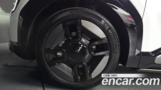 Kia EV9 Long Range 4WD GT Line - фото 3