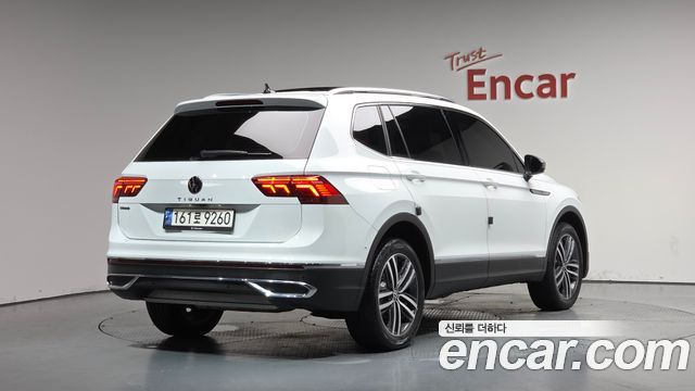 Volkswagen Tiguan Allspace 2.0 TSI Prestige - фото 1