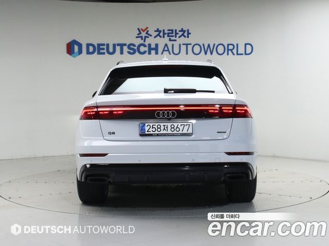 Audi Q8 55 TFSI Quattro Premium - фото 3