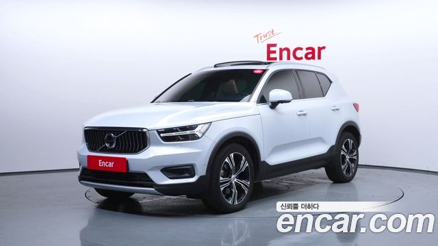 Volvo XC40 T4 Inscription - фото 0
